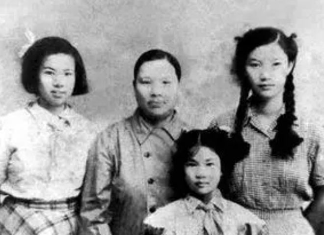 江南体育1971年刘思齐夫妇被关写信向毛主席求助王洪文：信不能封口(图2)